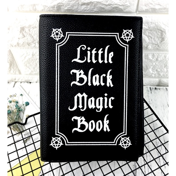 Little Black Magic Book purse 🔮 - Picture 15 of 15